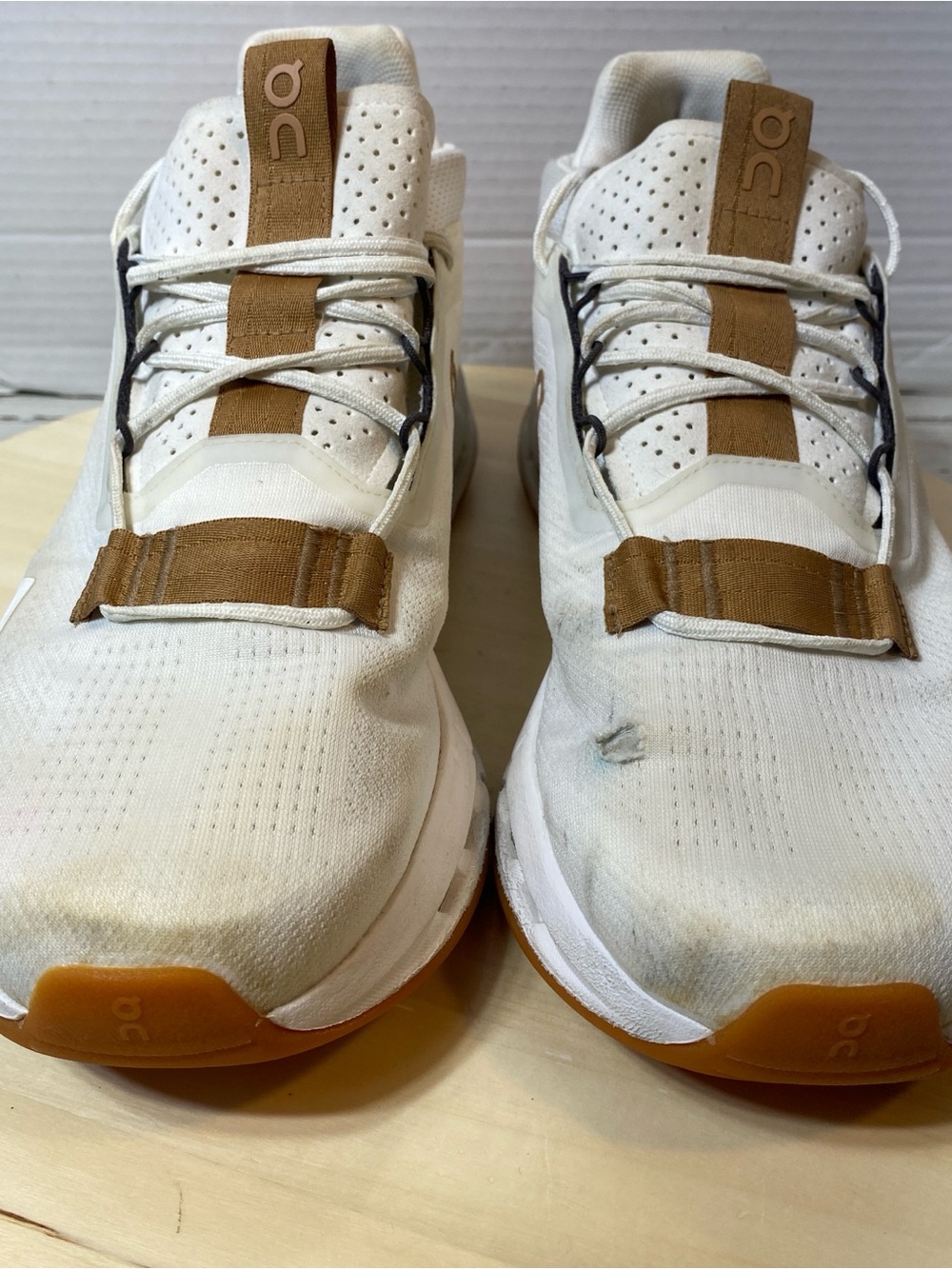 On Cloud Running Shoes Men's Size US 9 / White/Tan Performance Sneakers - Picture 3 of 10